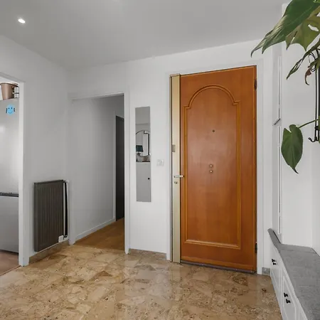 Access, Private In Shared 3-bedroom Apartment, Private Bathroom, Living With Sea View Parentale Salle De Bain Privee Acces Plages & Vue Du Salon Dans Partage Ubytování v soukromí Cannes